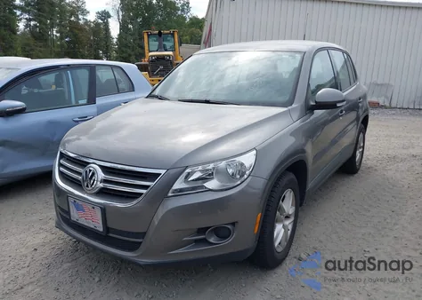 2011 Volkswagen Tiguan S z USA, uszkodzony, nr VIN WVGAV7AX9BW533759